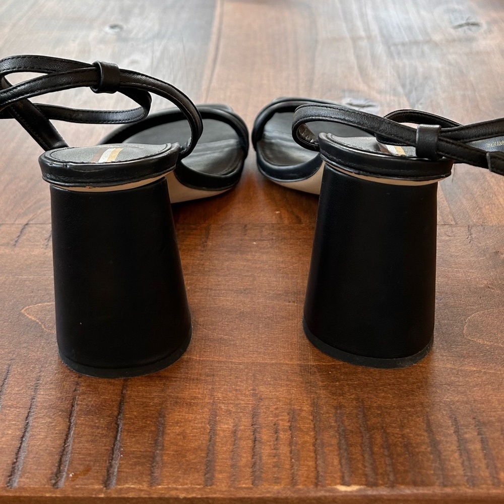 Sam Edelman Kia Block Heel Sandal | Black Leather| Size 7 - Picture 6 of 10